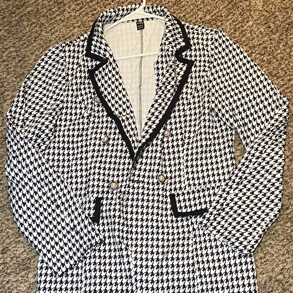 Chic Black & White Houndstooth Blazer Jacket